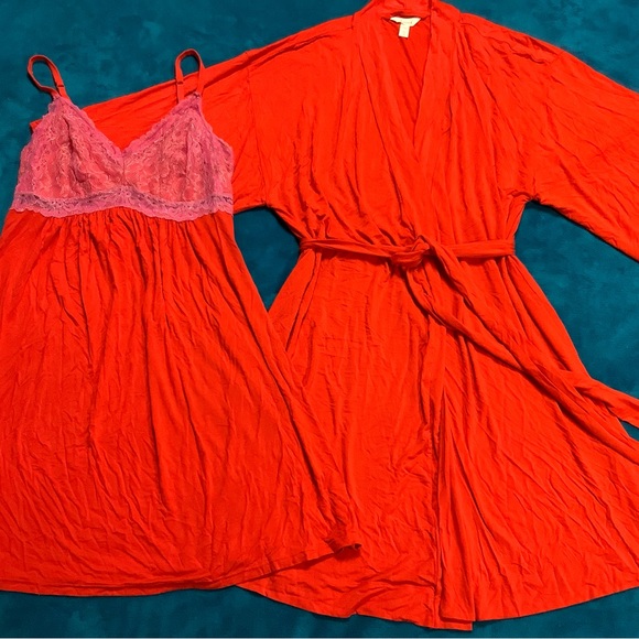 Soma Lace Gown & Robe Set - Picture 9 of 16